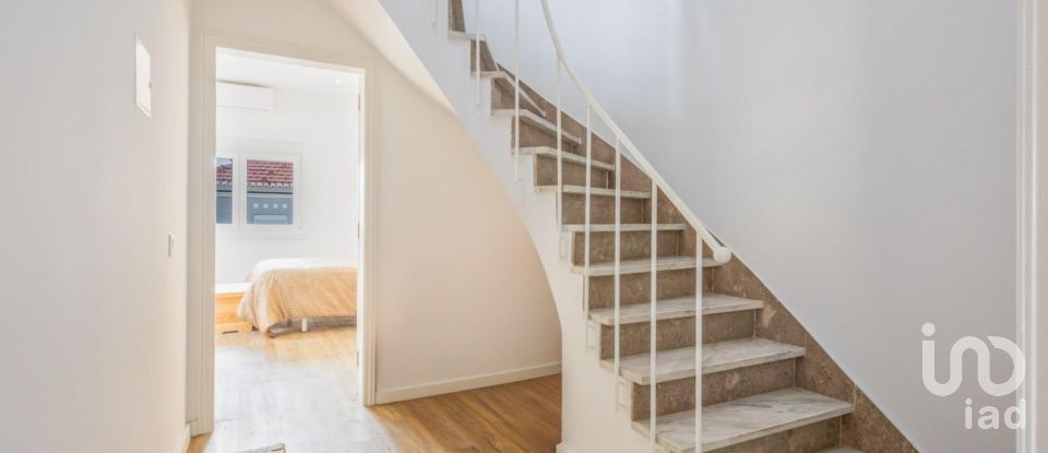 House T3 in Areeiro of 203 m²