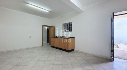 Maison T4 à Santo António de 379 m²