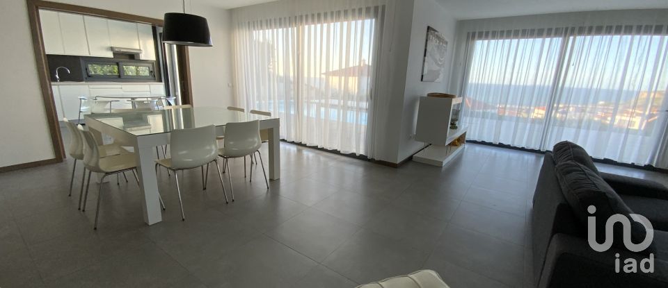 House T4 in Ribamar of 250 m²