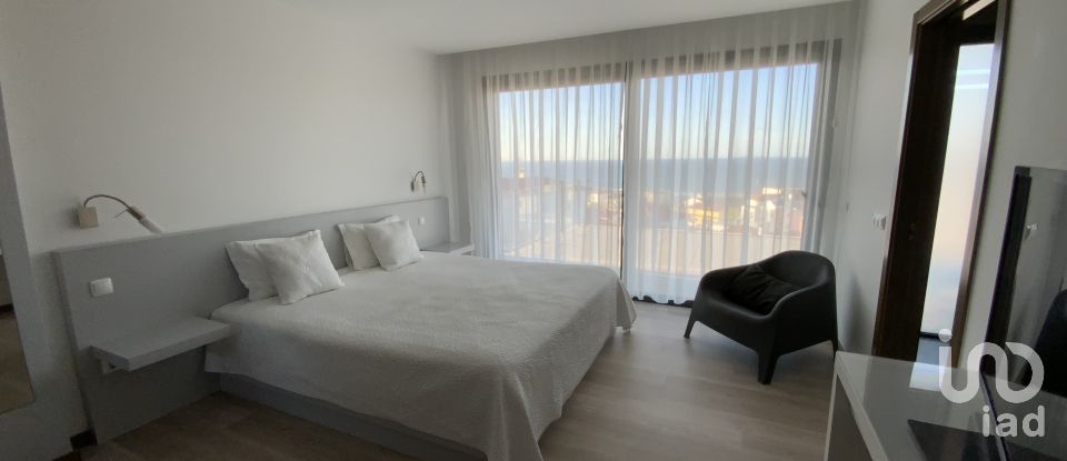 House T4 in Ribamar of 250 m²