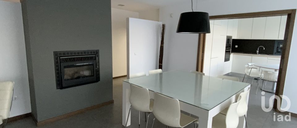 House T4 in Ribamar of 250 m²