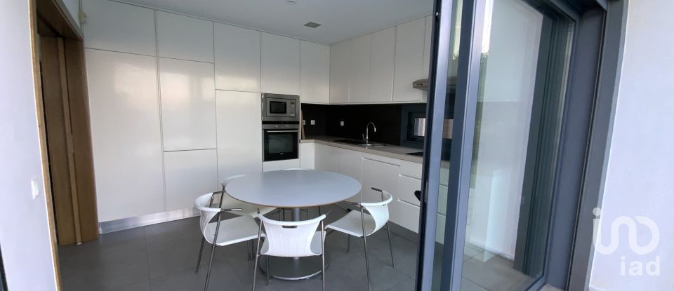 House T4 in Ribamar of 250 m²