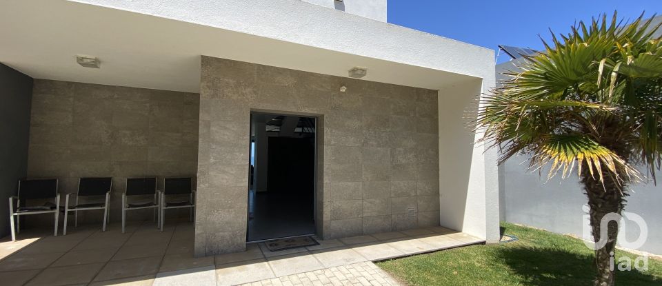 House T4 in Ribamar of 250 m²