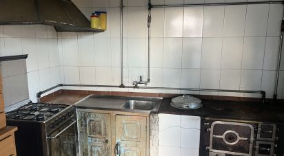 Maison T3 à Santa Cruz da Trapa e São Cristóvão de Lafões de 184 m²