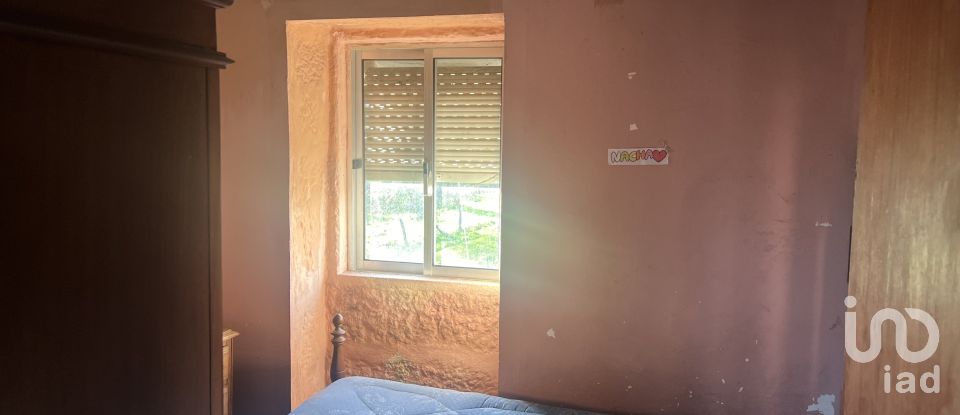 Maison T3 à Santa Cruz da Trapa e São Cristóvão de Lafões de 184 m²