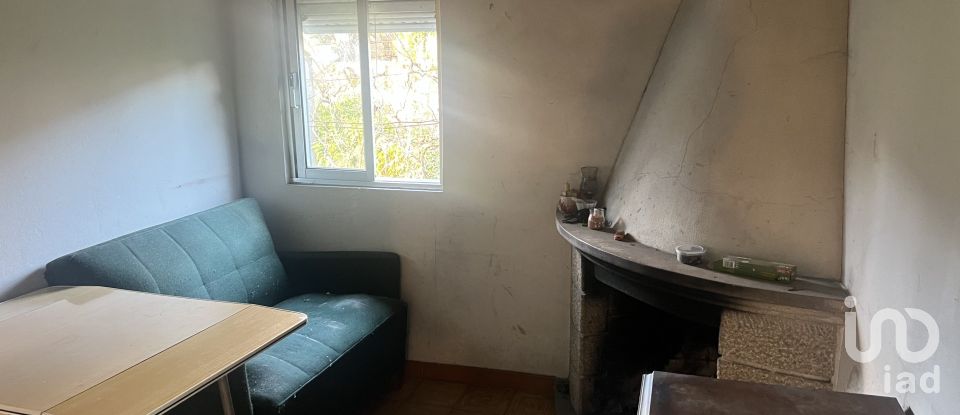 Maison T3 à Santa Cruz da Trapa e São Cristóvão de Lafões de 184 m²