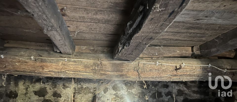 Maison T3 à Santa Cruz da Trapa e São Cristóvão de Lafões de 184 m²