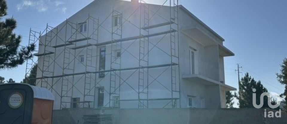 Moradia T4 em Fernão Ferro de 112 m²