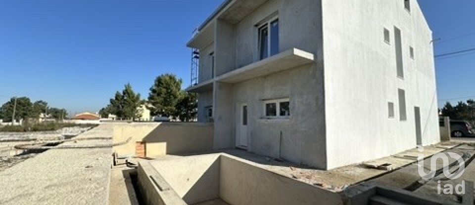 Moradia T4 em Fernão Ferro de 112 m²