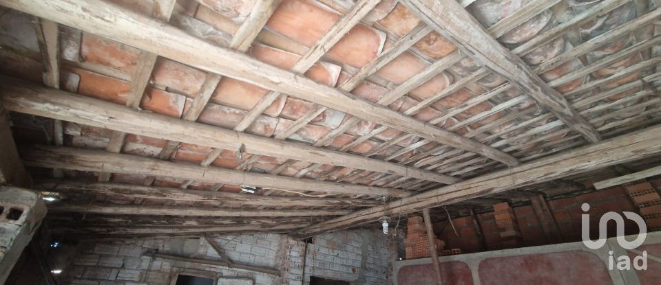 House T2 in Lamas e Cercal of 68 m²