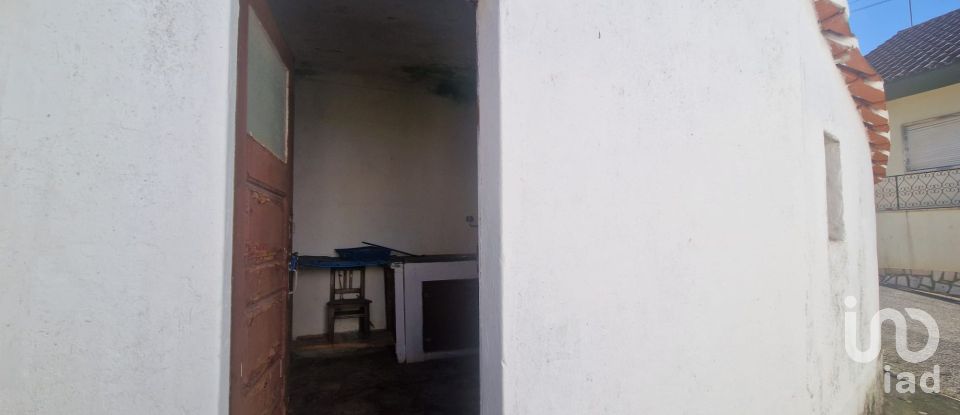House T2 in Lamas e Cercal of 68 m²