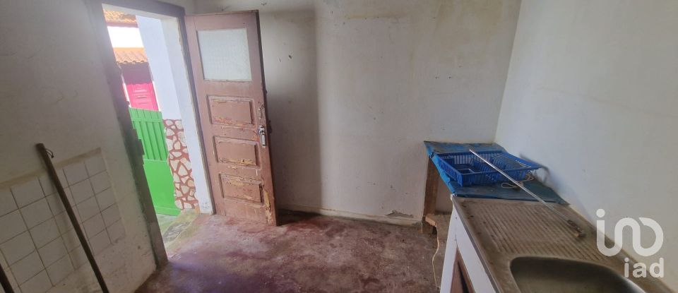 House T2 in Lamas e Cercal of 68 m²