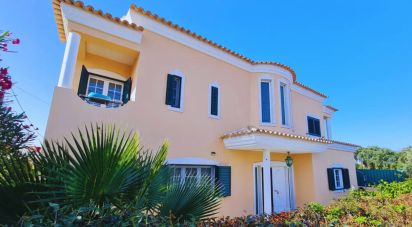 Maison T6 à Alhos Vedros de 228 m²