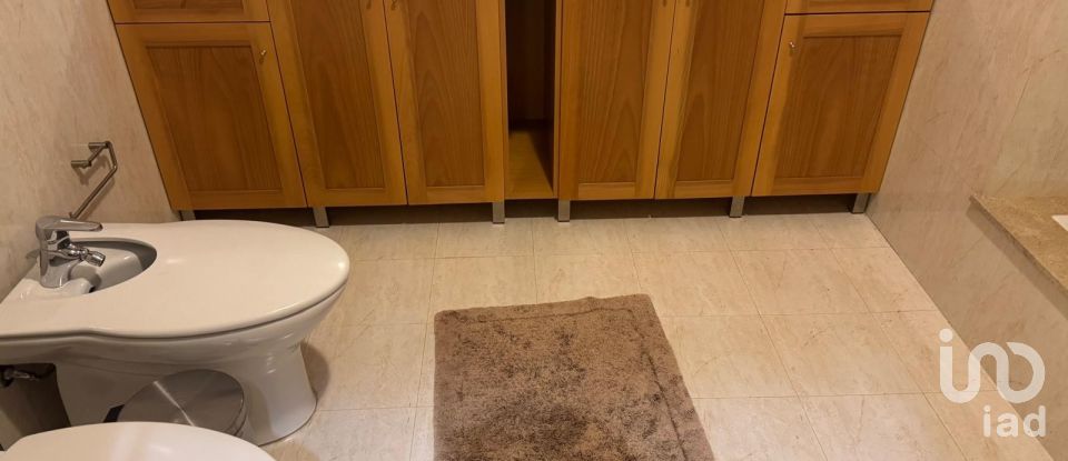 Traditional house T3 in Valado dos Frades of 563 m²