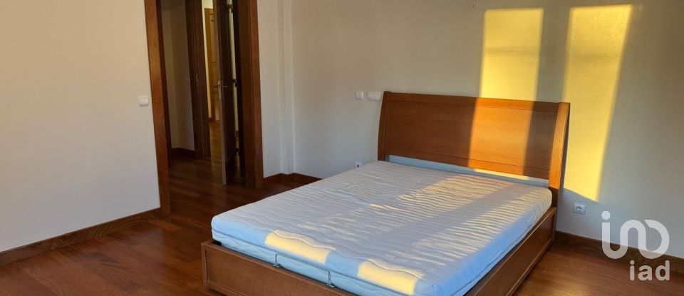 Traditional house T3 in Valado dos Frades of 563 m²