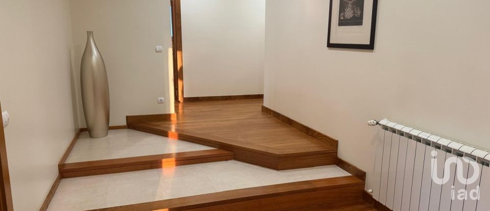 Traditional house T3 in Valado dos Frades of 563 m²