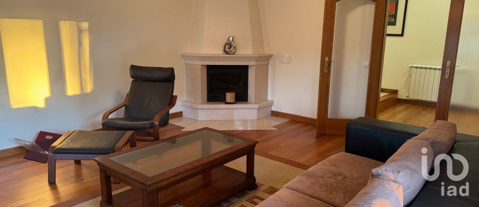 Traditional house T3 in Valado dos Frades of 563 m²