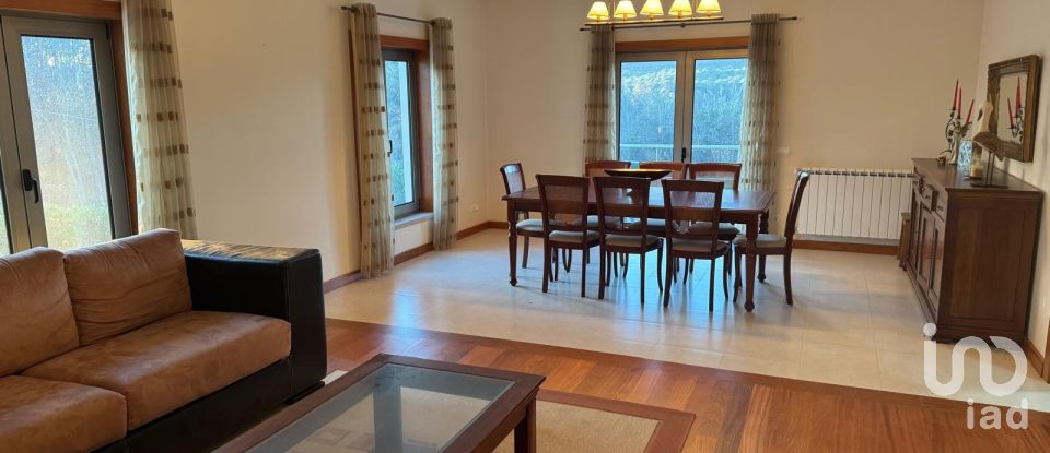 Traditional house T3 in Valado dos Frades of 563 m²