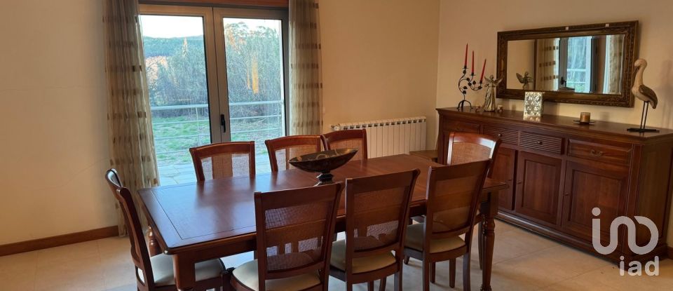 Traditional house T3 in Valado dos Frades of 563 m²