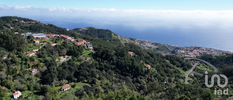 Terreno em Caniço de 1 490 m²