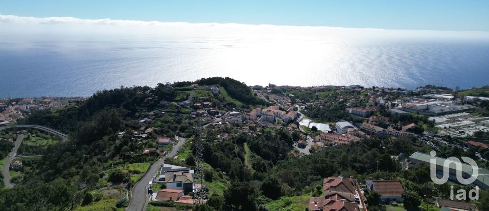 Terreno em Caniço de 1 490 m²