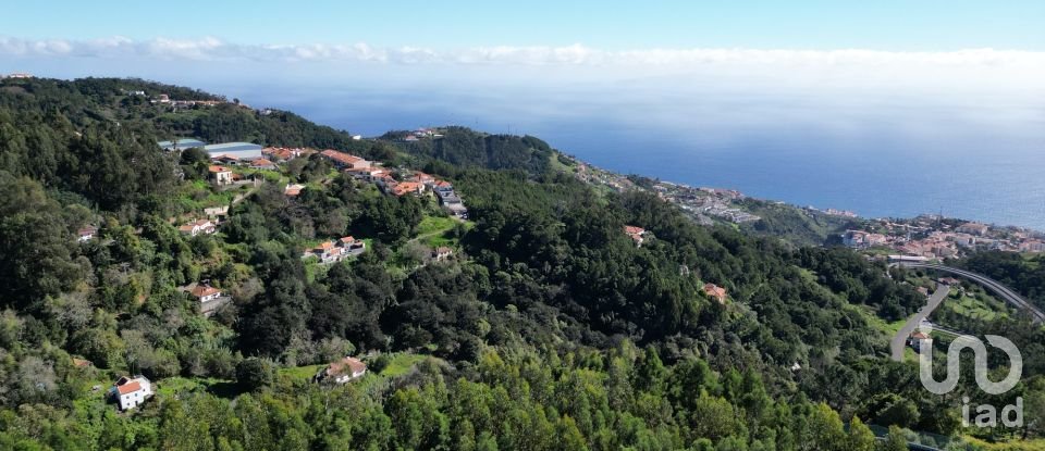 Terreno em Caniço de 1 490 m²