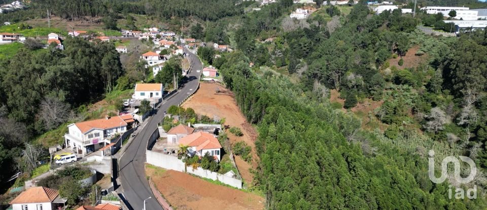 Terreno em Caniço de 1 490 m²