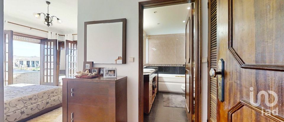 Lodge T4 in Perafita, Lavra E Santa Cruz Do Bispo of 260 m²