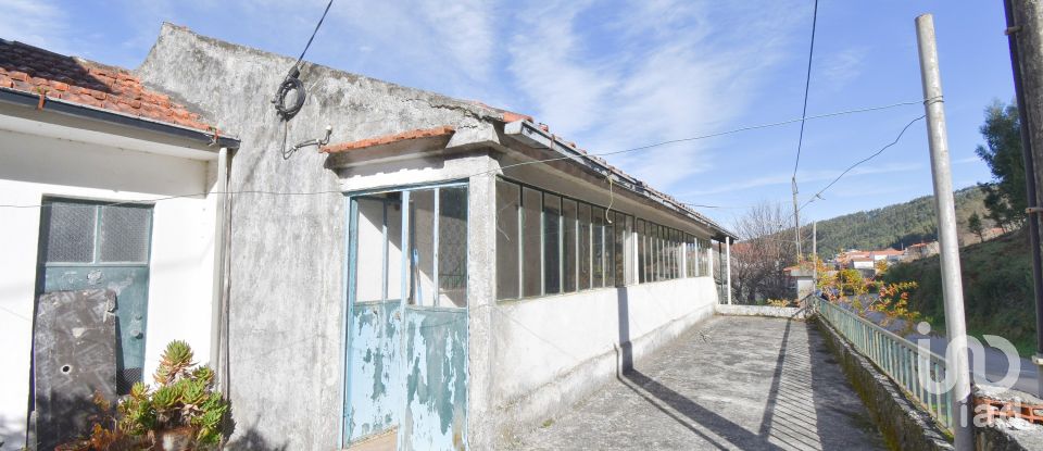 Maison de village T2 à Vila Nova de 223 m²