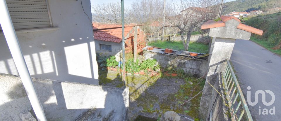 Maison de village T2 à Vila Nova de 223 m²