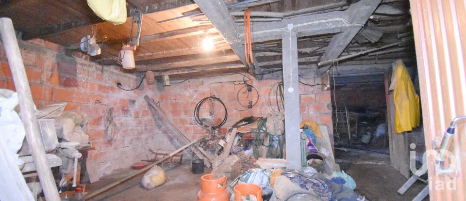 Maison de village T2 à Vila Nova de 223 m²