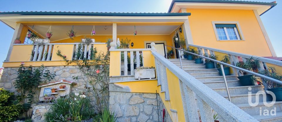 Traditional house T5 in Covas of 335 m²