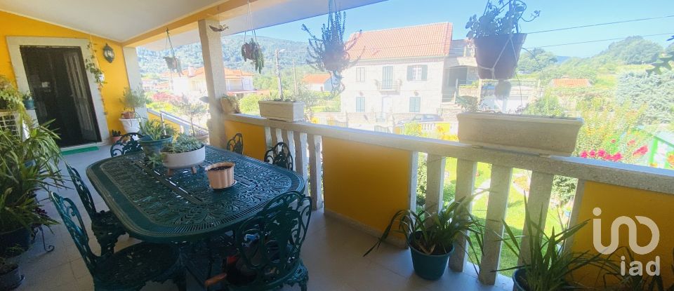 Traditional house T5 in Covas of 335 m²