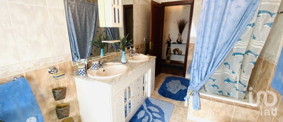 Traditional house T5 in Covas of 335 m²