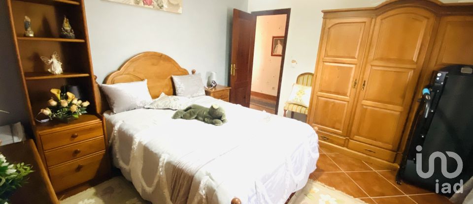 Traditional house T5 in Covas of 335 m²