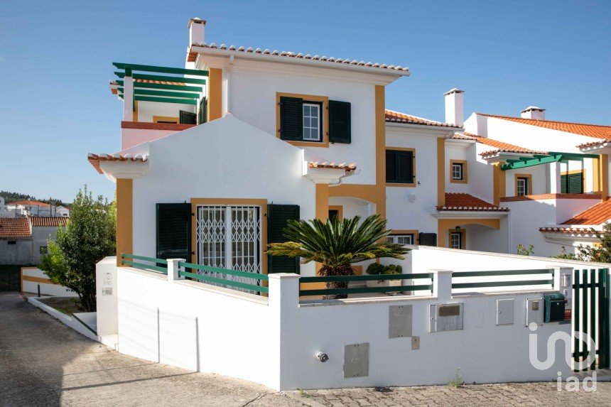 Moradia T4 em Venda do Pinheiro e Santo Estêvão das Galés de 217 m²