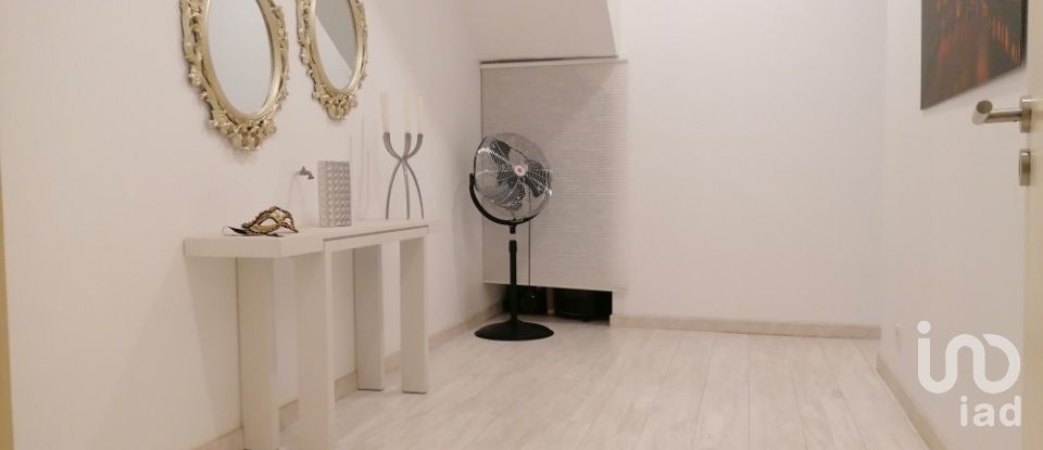 Moradia T4 em Venda do Pinheiro e Santo Estêvão das Galés de 217 m²