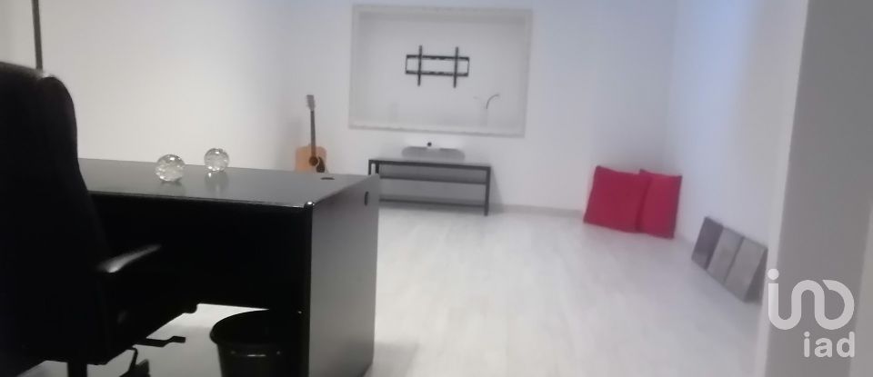 Moradia T4 em Venda do Pinheiro e Santo Estêvão das Galés de 217 m²