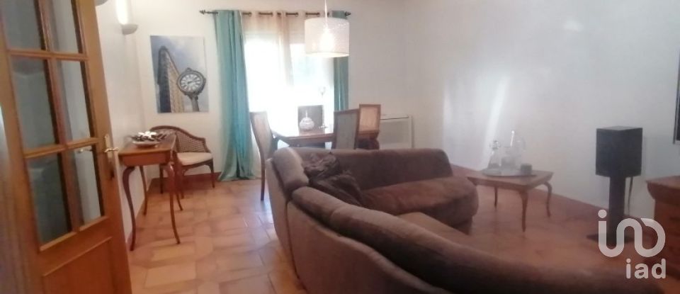 Moradia T4 em Venda do Pinheiro e Santo Estêvão das Galés de 217 m²