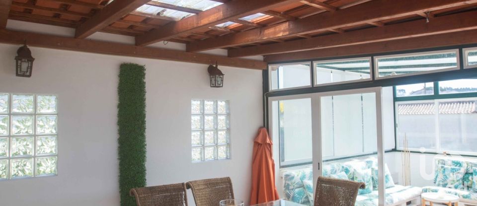 Moradia T4 em Venda do Pinheiro e Santo Estêvão das Galés de 217 m²