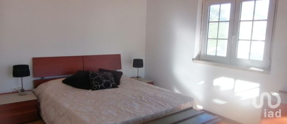 Moradia T4 em Venda do Pinheiro e Santo Estêvão das Galés de 217 m²