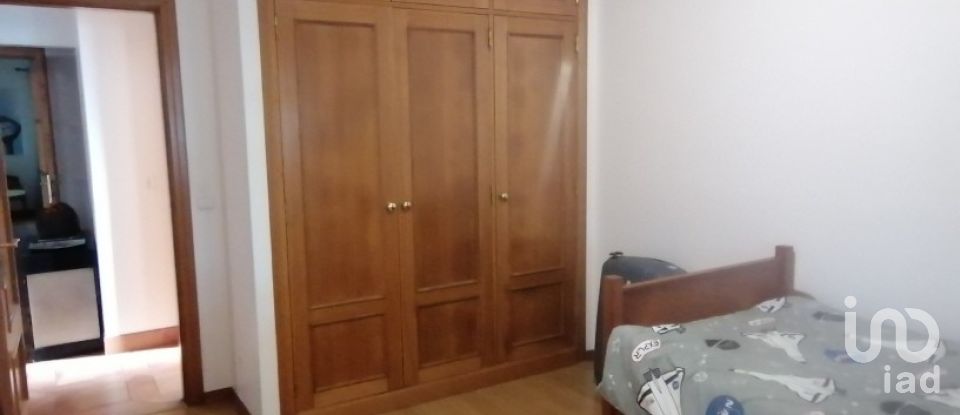 Moradia T4 em Venda do Pinheiro e Santo Estêvão das Galés de 217 m²