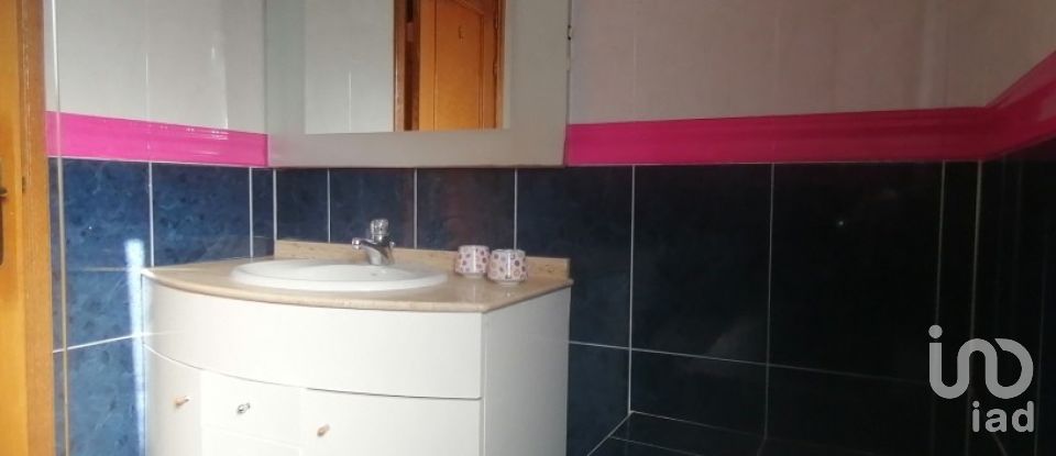 Moradia T4 em Venda do Pinheiro e Santo Estêvão das Galés de 217 m²