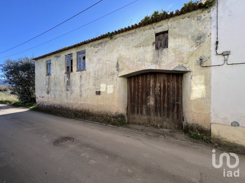 Maison traditionnelle T1 à Gândaras de 160 m²