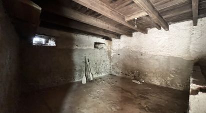 Maison traditionnelle T1 à Gândaras de 160 m²