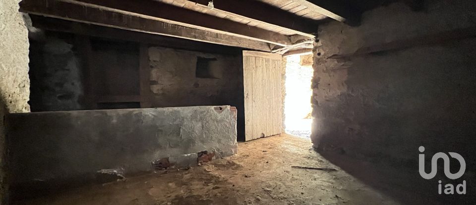 Maison traditionnelle T1 à Gândaras de 160 m²