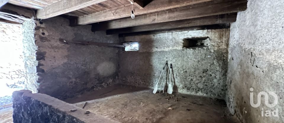 Maison traditionnelle T1 à Gândaras de 160 m²