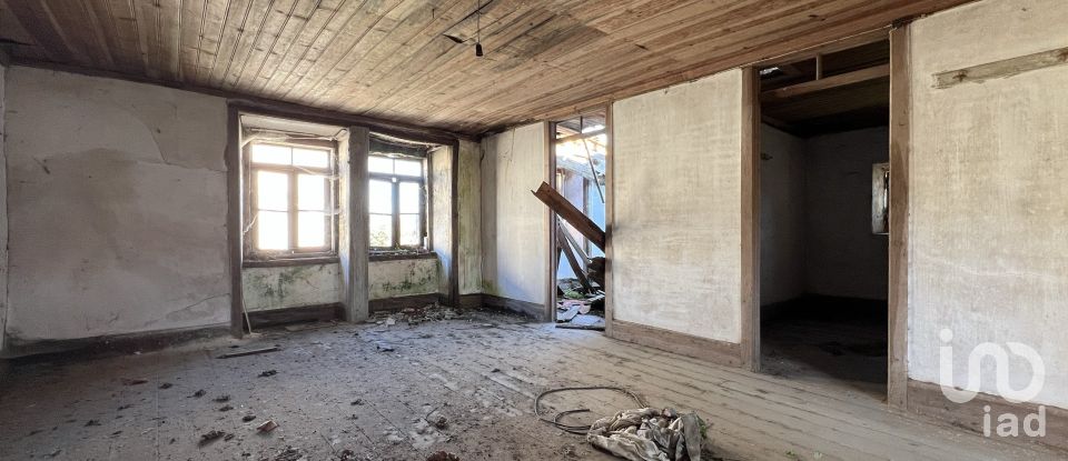 Maison traditionnelle T1 à Gândaras de 160 m²