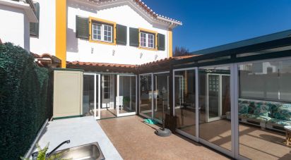 Maison T4 à Venda do Pinheiro e Santo Estêvão das Galés de 217 m²