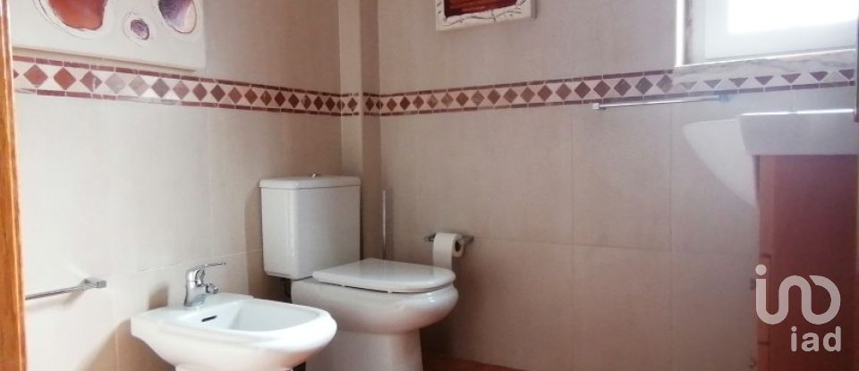 House T4 in Venda do Pinheiro e Santo Estêvão das Galés of 217 m²